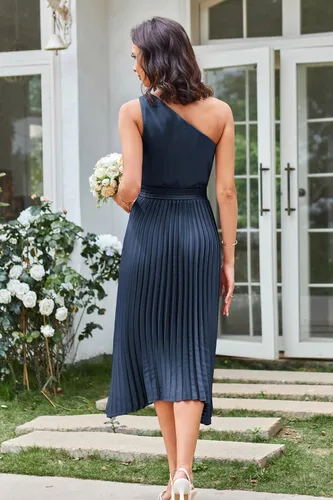 Vista 3 de GRACE KARIN Vestido de satén de verano 2023 con un hombro descubierto para mujer, sin mangas, plisado, vestido midi sexy de cóctel