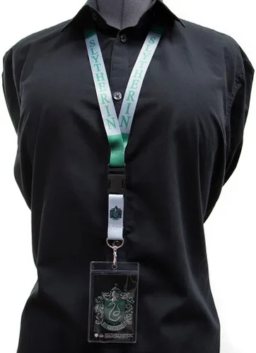 Vista 2 de Ata-Boy Harry Potter Slytherin Crest - Cordón reversible con clip separable y soporte para identificación