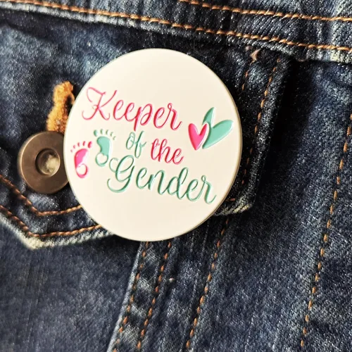 Vista 3 de for Keeper of the Gender Pin Baby Feet Hearts Soft Enamel Lapel Pins Brooch Baby Shower Gender Reveal Party Button Enamel Pins for Women Badges