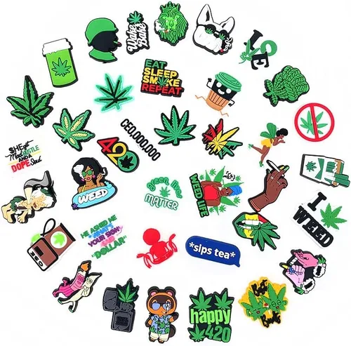 Vista 2 de DASDINGO Dijes de zapatos de dibujos animados para decoración de zapatos regalo de PVC pulsera de bricolaje mochila de fiesta Acrílico vidrio