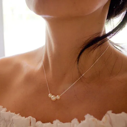 Vista 3 de Collner Delicado collar de perlas chapado en oro de 14 quilates, bonito collar de perlas individuales elegante gargantilla de perlas pequeñas