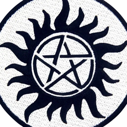 Vista 2 de Símbolos de protección contra demonios parche bordado apliques hierro en coser en emblema