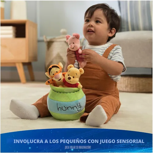 Vista 4 de GUND Disney Winnie the Pooh - Juego de 4 piezas de juguetes sensoriales