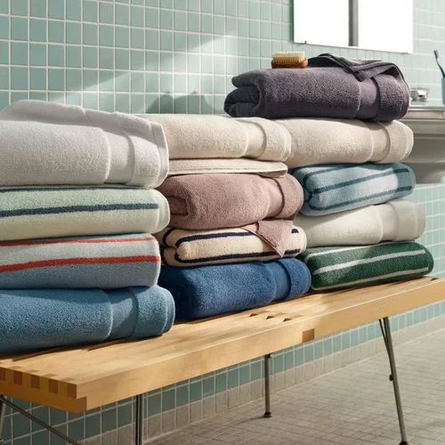 Vista 4 de Brooklinen Juego de 4 toallas de baño de algodón turco súper afelpadas - Algodón, 820 GSM, altamente absorbentes, lavables a máquina, perfectas