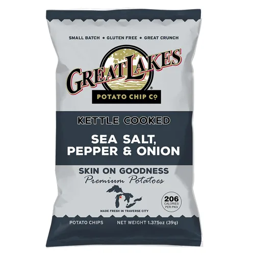 Vista 4 de Great Lakes Potato Chip Co. Patatas fritas cocidas con sal marina, pimienta y cebolla, tamaño individual (paquete de 40, bolsas de 1.375 onzas)
