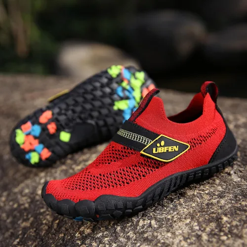Vista 3 de UBFEN Zapatos de agua para niños y niñas, de secado rápido, ligeros, calcetines acuáticos para niños pequeños y grandes, zapatos de natación