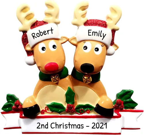 Vista 3 de Adorno personalizado en 3D de nuestra primera Navidad 2025 Adornos personalizados de renos para parejas, adorno de pareja de alces 2025, familia