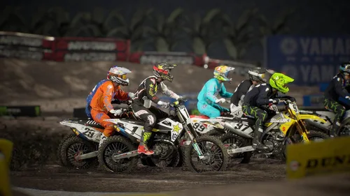 Vista 4 de Monster Energy Supercross - The Official Videogame 3 (Xbox One)