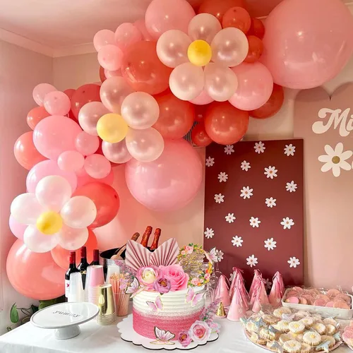 Vista 7 de 17 PCS Adornos para Tartas de Flores Estilo Boho Decoraciones de Pastel de Mariposa con Rosas Artificiales Claras Eucalipto para Suministros de Boda