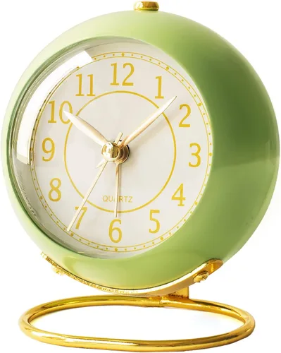 Vista 8 de AYRELY® Relojes Despertadores de Escritorio a Batería con Luz, Reloj Analógico Pequeño Retro Silencioso Sin Tictac, Reloj de Mesa Fuerte para Mesita