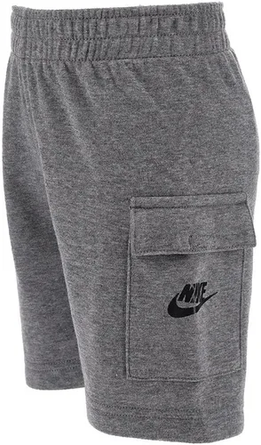 Vista 4 de Nike Conjunto de camiseta deportiva y pantalones cortos cargo (bebéniños pequeños), Blanco Gris