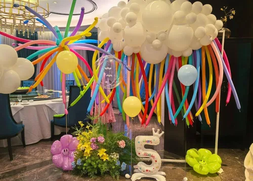 Vista 3 de 260 globos negros, 100 globos largos para construir arcos de globos, globo de látex delgado para modelar guirnaldas de animales y decoraciones