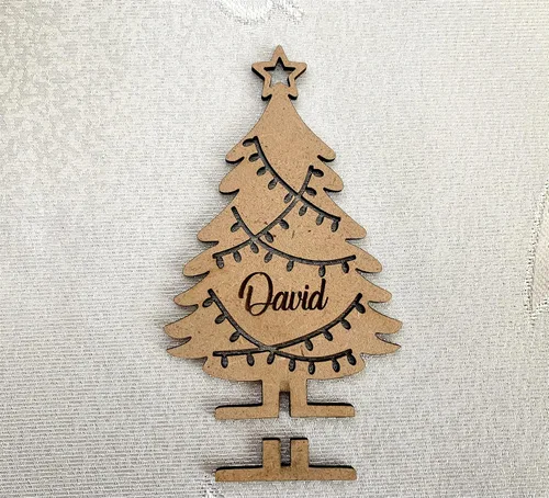 Vista 8 de Árboles 3D personalizados con nombre grabado personalizado, árbol de Navidad de madera independiente, adorno de nombre de Navidad 2025, árboles