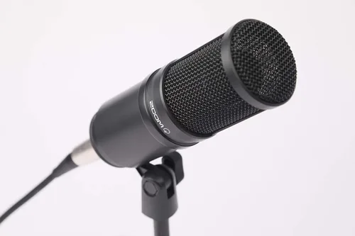 Vista 8 de Zoom El paquete de micrófono para podcast ZDM-1 incluye micrófono dinámico, auriculares, trípode, parabrisas y cable XLR Incluye micrófono