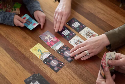 Vista 9 de Pandasaurus Juego de estrategia cooperativo de cartas - Divertido juego familiar interactivo para edades de 8 años en adelante, 1-5 jugadores