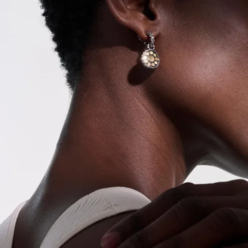 Vista 6 de Aretes colgantes redondos pequeños con lunares dorados y plateados para mujer, Metal, No es una piedra preciosa