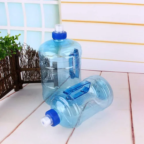 Vista 4 de Akozon Botella de agua de 1 litro, jarra de agua de 1 litro, botella de agua con flecha H20, botella grande sin BPA, tapa de plástico con asa