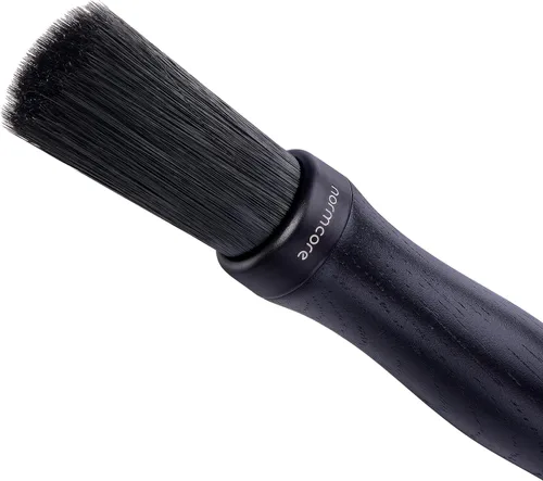 Vista 2 de Normcore Barista Brush - Cepillo de Limpieza de Posos de Café - Cepillo de Café con Mango de Madera de Roble Teñido Negro Natural - Cepillo