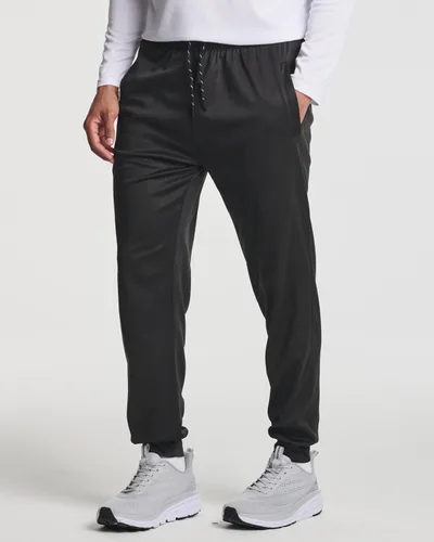 Vista 2 de Real Essentials Paquete de 3 pantalones deportivos de malla Tech para hombre con bolsillos (disponibles en tallas grandes y altas)