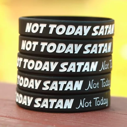 Vista 3 de Juego de pulseras de silicona Not Today Satan (de 2 a 100 bandas)