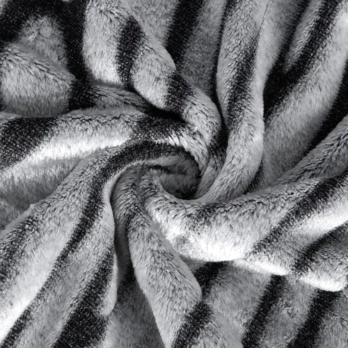Vista 3 de MACEVIA Manta Decorativa de Forro Polar Sherpa para Sofá, Manta de Cebra 3D, Mullida, Gruesa, Cálida, Reversible, Acogedora, Cómoda, Súper Suave