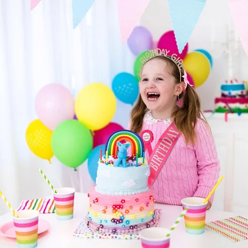 Vista 4 de Geosar Juego de corona y disfraz de cumpleaños para niña, medalla de cinta, diadema de diamantes de imitación dorados, regalos para mujeres, niños