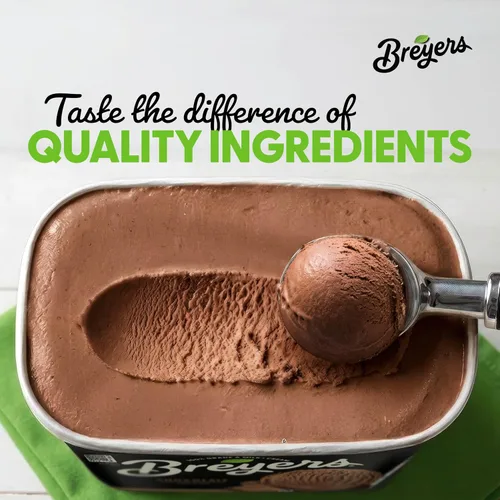 Vista 8 de Breyers Classics Helado para un delicioso postre congelado helado de chocolate hecho con leche y crema 100% grado A, 48 onzas
