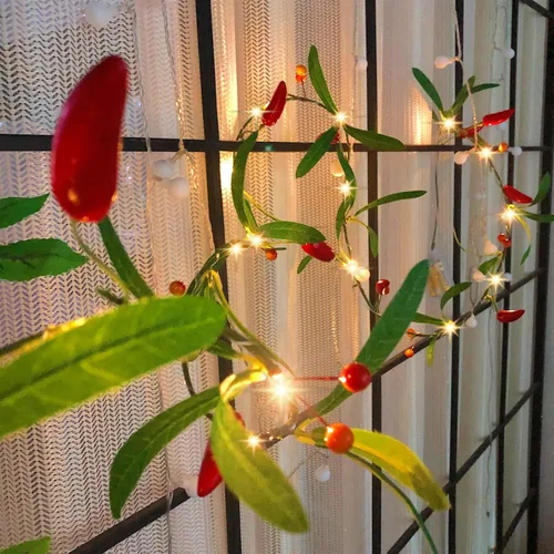 Vista 13 de Vid de mandarina con tira de luces LED, vid artificial de bayas de Kumquat de 6.6 ft, 1 cadena de 20 luces LED, funciona con pilas, decoración