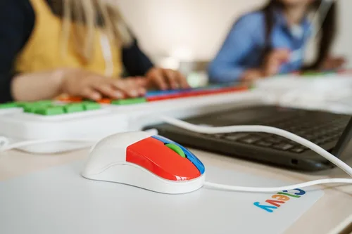 Vista 5 de Clevy Mouse para niños, colorido y ergonómico USB, computadora escolar y doméstica, mouse con cable compatible con niños, compatible con Windows
