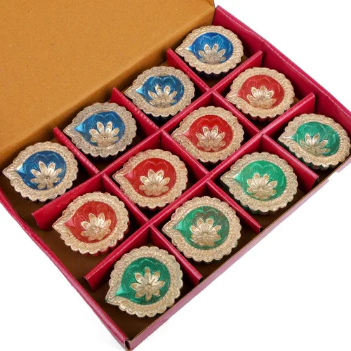 Vista 2 de SATVIK - 12 piezas de arcilla multicolor Diya terracota Dia tradicional Puja Vilakku lámpara de aceite natural Mitti Diya luz de té de bienvenida