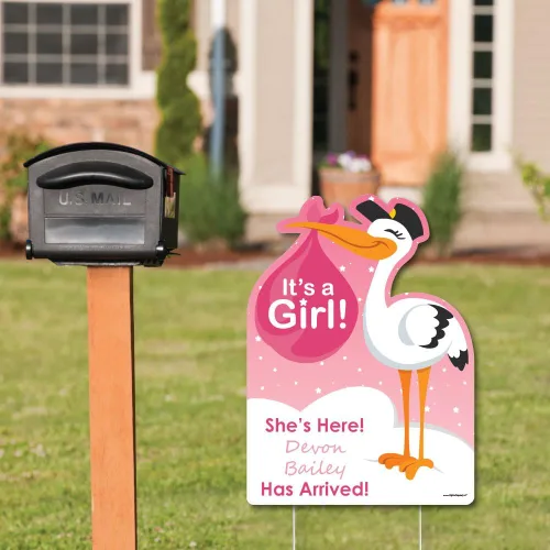 Vista 2 de Big Dot of Happiness Letrero de llegada de bebé personalizado con texto en inglés «It's A Girl Stork»