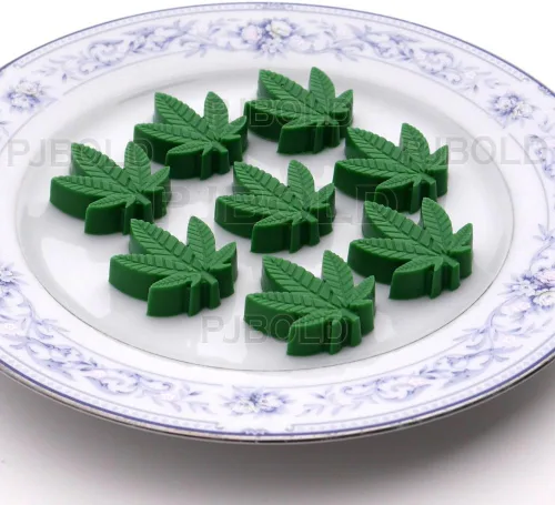 Vista 2 de PJ BOLD Moldes de silicona de hoja de cáñamo de marihuana para molde de caramelo de gomitas de chocolate, paquete de 2
