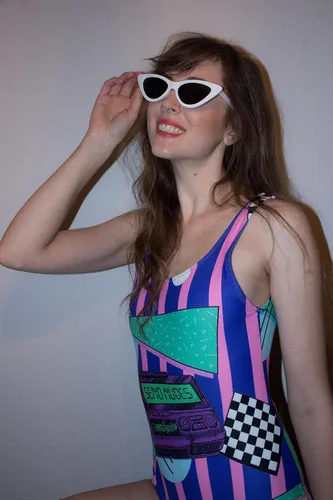 Vista 5 de ShadyVEU Lentes de sol súper vintage con diseño de ojo de gato con efecto exagerado, de punta alta, estilo retro cobain, S
