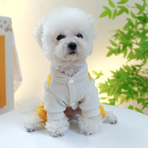 Vista 4 de Enterizo suave con capucha para perro, abrigos para invierno, sudadera de forro polar cálido con botones, ropa Yorkie para clima frío, pijama de 4