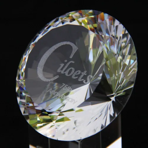 Vista 3 de Premio de cristal grabado personalizado gratis de diamantes de cristal pisapapeles (transparente) para graduación, reconocimiento, logros