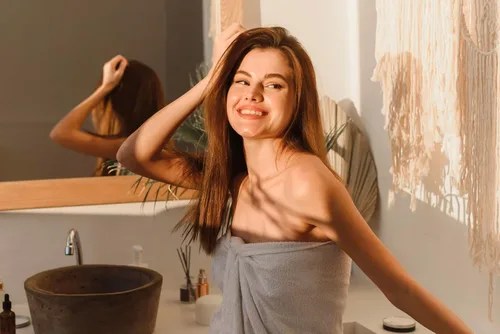 Vista 2 de Australian Gold Exfoliante facial semanal, 6 onzas Revela una piel suave y brillante Exfoliación intensa