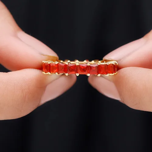 Vista 3 de Anillo de eternidad completo de ópalo de fuego de 2.5 quilates, anillo de eternidad completo de ópalo de fuego de corte princesa, ópalo de fuego