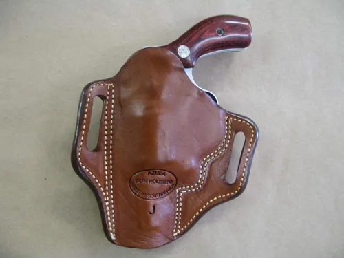 Vista 2 de Azula - Funda de piel para cinturón de panqueques con 2 ranuras para Smith & Wesson S&W 36, 60, 640, 642, 442 TAN RH
