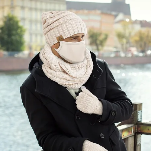 Vista 6 de URATOT Conjunto cálido de punto de invierno, bufanda infinita y gorro, guantes para pantalla táctil, regalos de invierno para hombres y mujeres