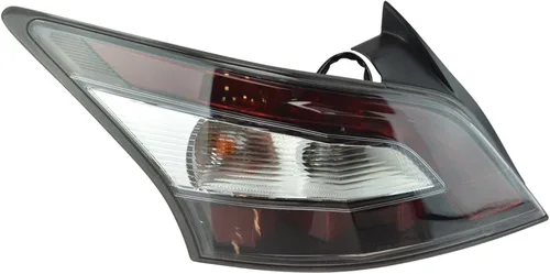 Vista 185 de Ensamble de luz trasera exterior TRQ para lado del conductor izquierdo trasero. Compatible con Toyota Corolla XLE 2020, 2021, 2022 y Toyota Corolla