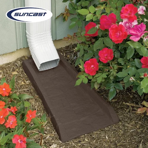 Vista 4 de Suncast Bloque de drenaje decorativo para el hogar, protector de repuesto resistente para evitar la erosión del suelo y los lavados de lluvia, Java