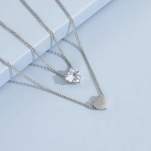 Vista 2 de YienDoo Collar de corazón de cristal con capas de estilo bohemio, gargantilla de corazón de amor, collar con dije de corazón, collar de plata
