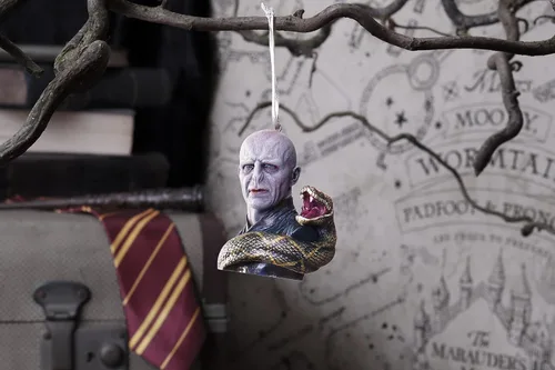 Vista 6 de Nemesis Now Harry Potter Voldemort - Adorno colgante multicolor, 3.3 in