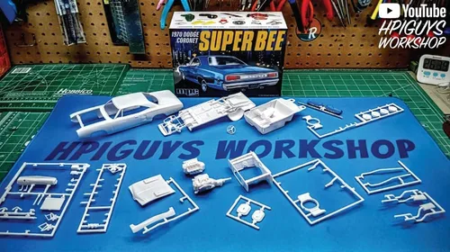 Vista 5 de MPC 1970 Dodge Coronet Super Bee Kit de modelo a escala 1:25