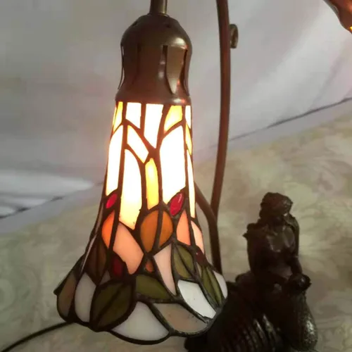 Vista 3 de Bieye L10625 Lámpara de mesa con diseño de sirena y lirio, estilo Tiffany, 20 pulgadas de alto