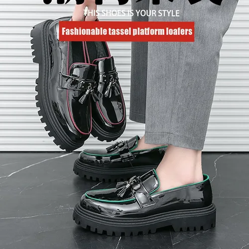 Vista 2 de Mocasines de charol para hombre con plataforma gruesa con decoración de metal, suela de lengüeta, zapatos de trabajo de negocios, antideslizantes