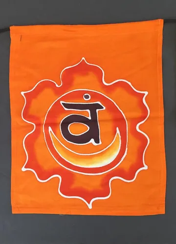 Vista 4 de Bandera tibetana de oración de chakras para colgar en la pared, decoración de meditación de yoga con 7 chakras, pintada con batik, tamaño XLG