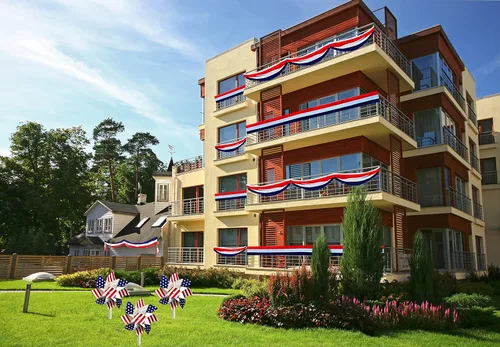 Vista 3 de Paquete de 2 decoraciones grandes de bandera patriótica de Estados Unidos para el Día de los Caídos del 4 de julio, grande, rojo, blanco y azul, 18