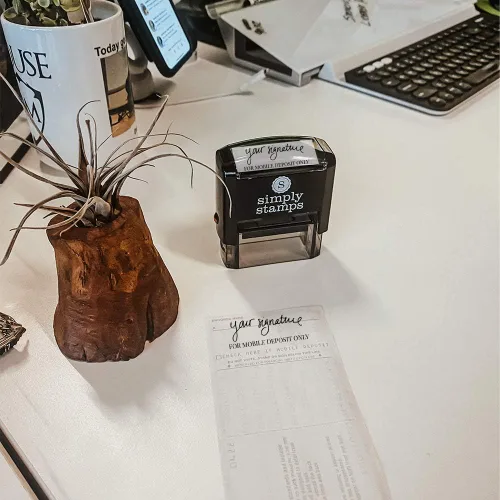 Vista 2 de Sello de firma personalizado para depósito móvil Elige color de tinta (negro)