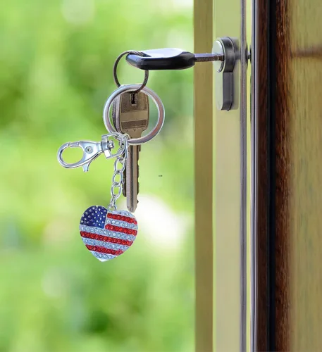 Vista 8 de Aqua79 - Llavero de corazón americano Bandera de Estados Unidos de plata 3D brillantes diamantes de imitación de aleación de metal duradero llavero
